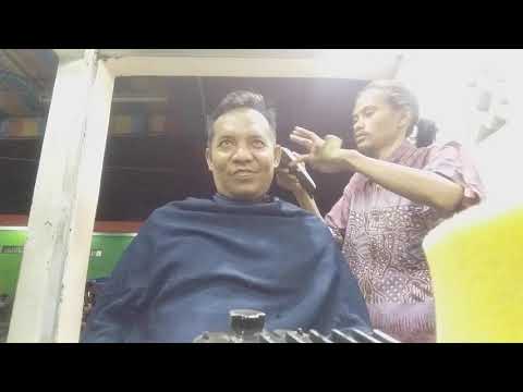 Pangkas barbar (pangkas rambut tukang pangkas)