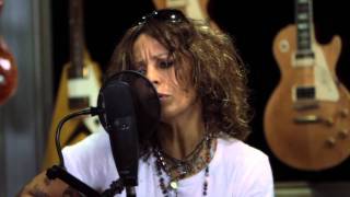 Linda Perry &quot;You Mean Nothing to Me&quot; At: Guitar Center