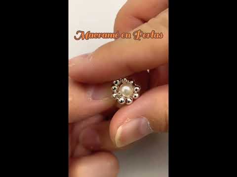 Macramé en perlas #bisutería #hechoamano #accesorios #moda #joyería #tendencias #collares #diy