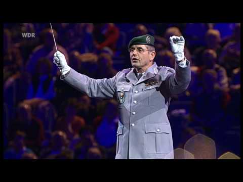 Militärmusikfest Köln 2006 - Das große Finale Teil. 2 (HQ)
