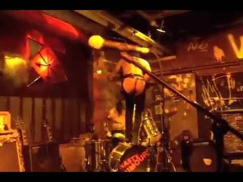 Suicide Generation - What's this shit called love? (Pagans cover) LIVE
