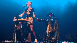 Grimes - REALiTi -SCREAM/Ya Vas Lyubil -GO -Be A Body -Oblivion (part) 11.22.2015