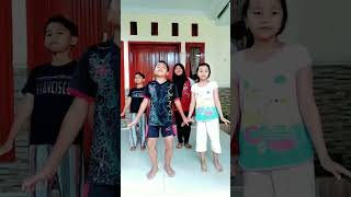 Download lagu Senam pinguin 🐧 dulu#shorts mp3 Download lagu Senam pinguin 🐧 dulu#shorts mp3