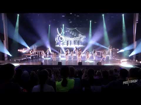 Flyographers dance team. @tancy.pro Annual showcase 2019. Musicology by Prince.