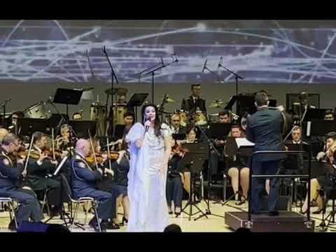 Поёт Оксана Фёдорова (Сириус)