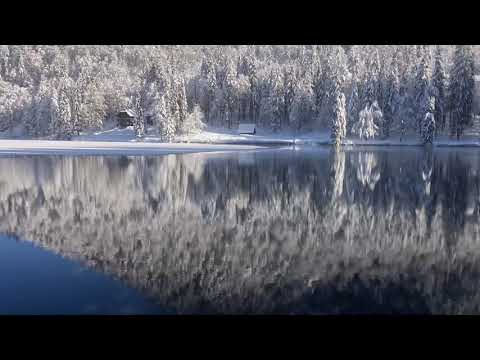 il lago di Fusine lo specchio della natura