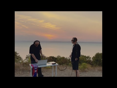 Schmrk - Hugyozom a hóba a nevem (Live Session)