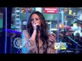 Sara Evans sings 