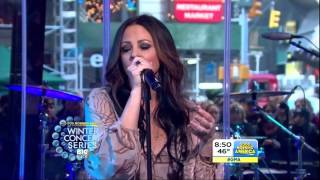 Sara Evans sings &quot;Slow Me Down&quot; on Good Morning America
