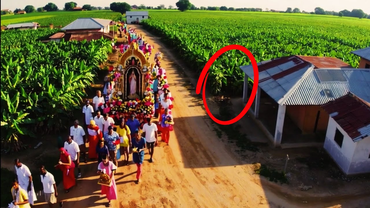 Procissão na vila parou quando um imprevisto com crentes totalmente estranho aconteceu