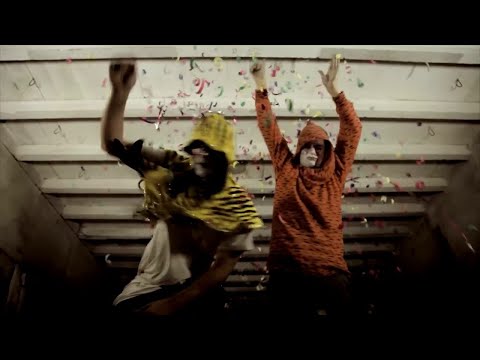 Ninos Du Brasil  - Tuppelo [OFFICIAL VIDEO]
