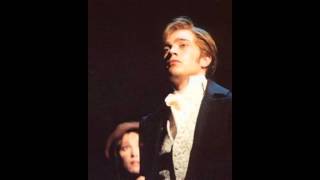 Hadley Fraser / / Empty Chairs At Emtpy Tables