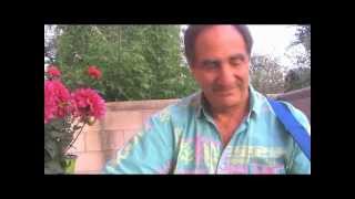 A SMALL CAFE - British Music Critic Melted by Country Song