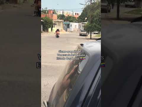 M7.5 Earthquake shakes a road in Los Guayos, Carabobo, Venezuela