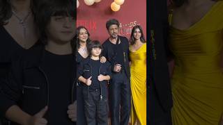 Download lagu Shahrukh Khan 🤗 family in one frame kajol welcoming 4k status video mp3