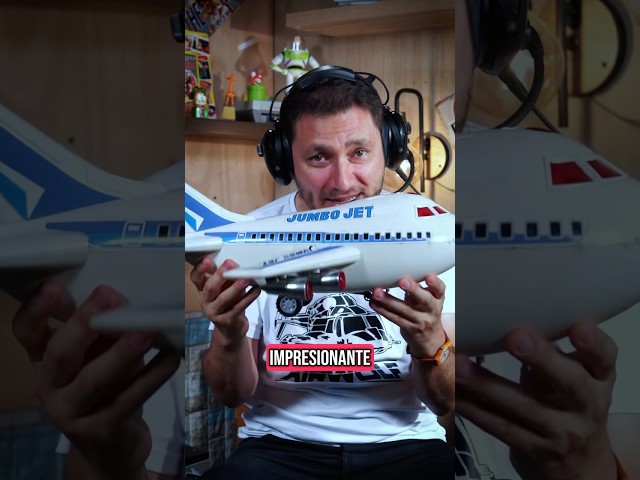 Vídeo relacionado con PLAYJOCS GT-8156 AVIÓN EJÉRCITO del Aire .vehículo para niños y coleccionistas.