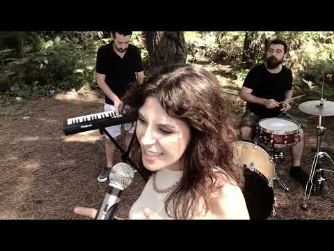 Anekdot - Hande Yener 'Romeo' & The White Stripes 'Seven Nation Army' Cover