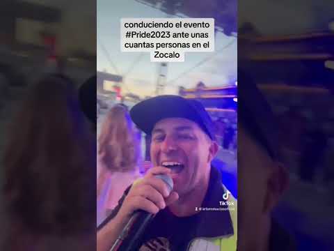 Conduciendo evento Pride 2023 en zócalo Cdmx