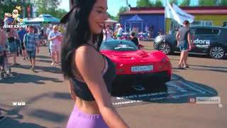 КРАСОТКА НА АВТОМОБИЛЬНОЙ ВЫСТАВКЕ | BEAUTY AT THE AUTO SHOW
