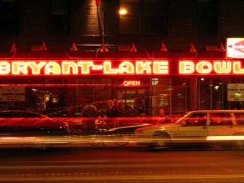 Walker Kong - Strangers In Love, live @ Bryant Lake Bowl