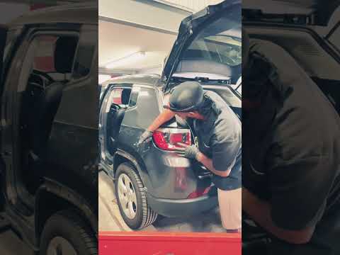 Jeep Cherokee taillight removal