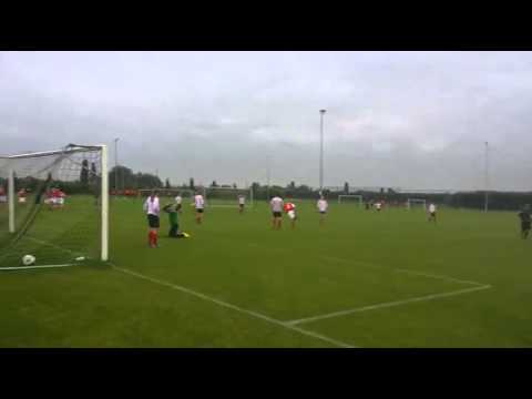 Oude Maas C1-Rhoon C1 de 2-2. Wedstrijd gespeeld op 7 september 2013. Opname gemaakt door Mischa.