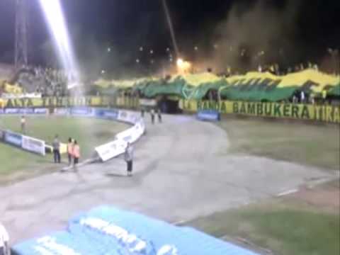 "Carnaval Alta Tensión Sur. Huila vs Tolima" Barra: Alta Tensión Sur &bull; Club: Atlético Huila &bull; País: Colombia