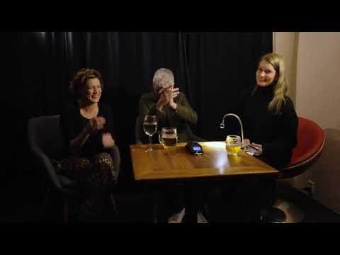 Komička Adéla Elbel a komik Nikola Džokič v talk show Trojí metr Ivy HM