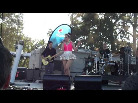 Belanova - Tus Ojos (Sessions Style)  - Sabados de Verano, Houston!