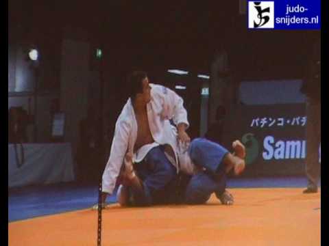 Judo 2009 Rotterdam: Kazusionak (BLR) - Toma (MDA) [-90kg].