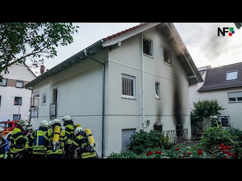 02.06.2022 - Gebäudebrand – Feuerwehr rettet Frau von Balkon