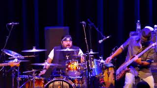 Los Lonely Boys 2018-06-14 Sellersville Theater &quot;Oye Mamacita&quot;