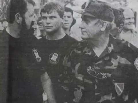 Hoćemo trg HOS-a u Sarajevu ili ulicu !