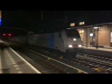 Doorkomst Nacht trein Lineas 186 xxx met een volvotrein Station Geldermalsen