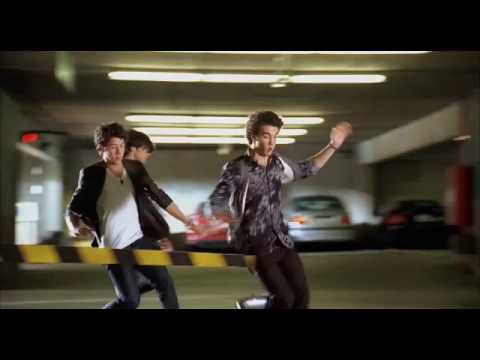 Jonas Brothers 3D Concert Clip - Cut To The Chase