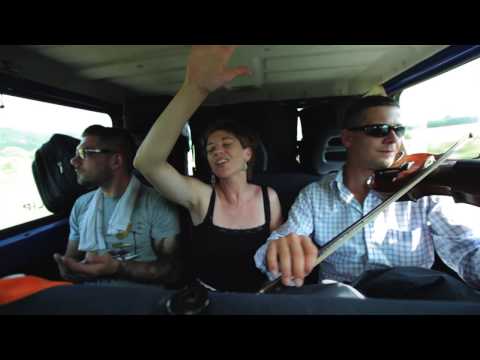 Cimbaliband feat. Bede Petya - Úton vagyunk (Official HD)