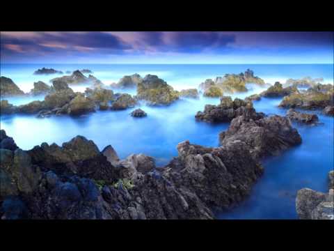 Axero - Somewhere (Feat. Coline)