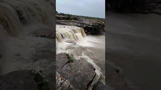 preview picture of video 'sultan grah Water fall shivpuri'