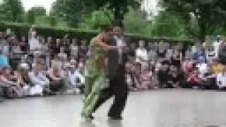 Tango al fresco: Bruno Tombari and Mariangeles Caamano 2