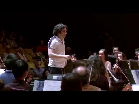 Gustavo Dudamel conducts a rehearsal with the UC Berkeley Symphony Orchestra