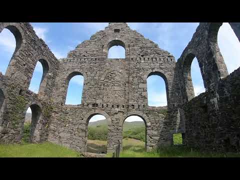 Exploring Pont Y Pandy- Still No Sign of Sam or Elvis. But I find a Red Phone Box