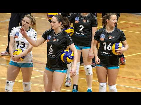 🏆 Nettes Volleyballteam wärmt sich mit Bällen auf