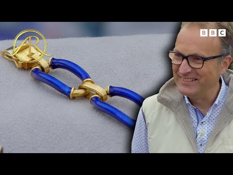Edwardian Pendant And Italian Gold Bracelet Stuns Owner With Valuation | Antiques Roadshow UK