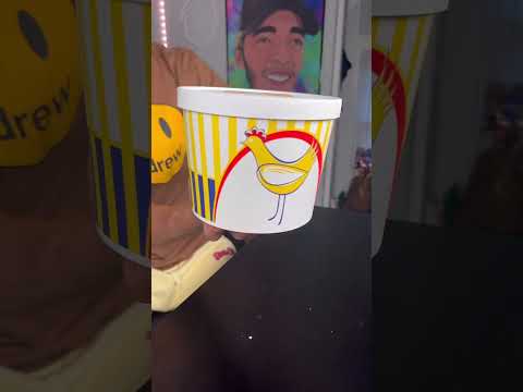 FRIED CHICKEN ICE CREAM!! 😱😱 #sourkingdrew