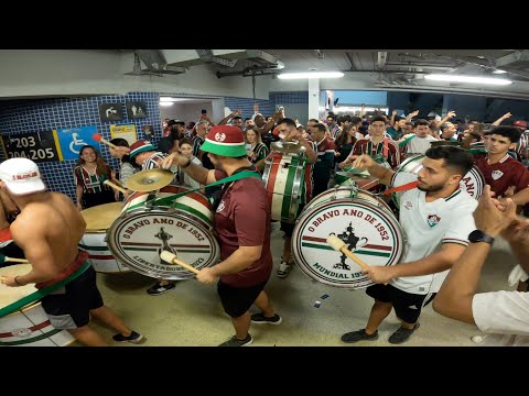 Esquenta da Banda Descontrolada da Bravo 52 indo para a arquibancada - Fluminense 2x0 América Cali