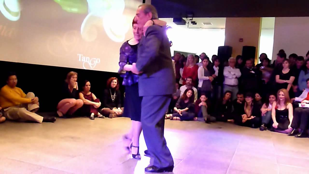 1- La Milonga del Patio presenta a Martha Anton y Manolo "El Gallego" Salvador - El Flete