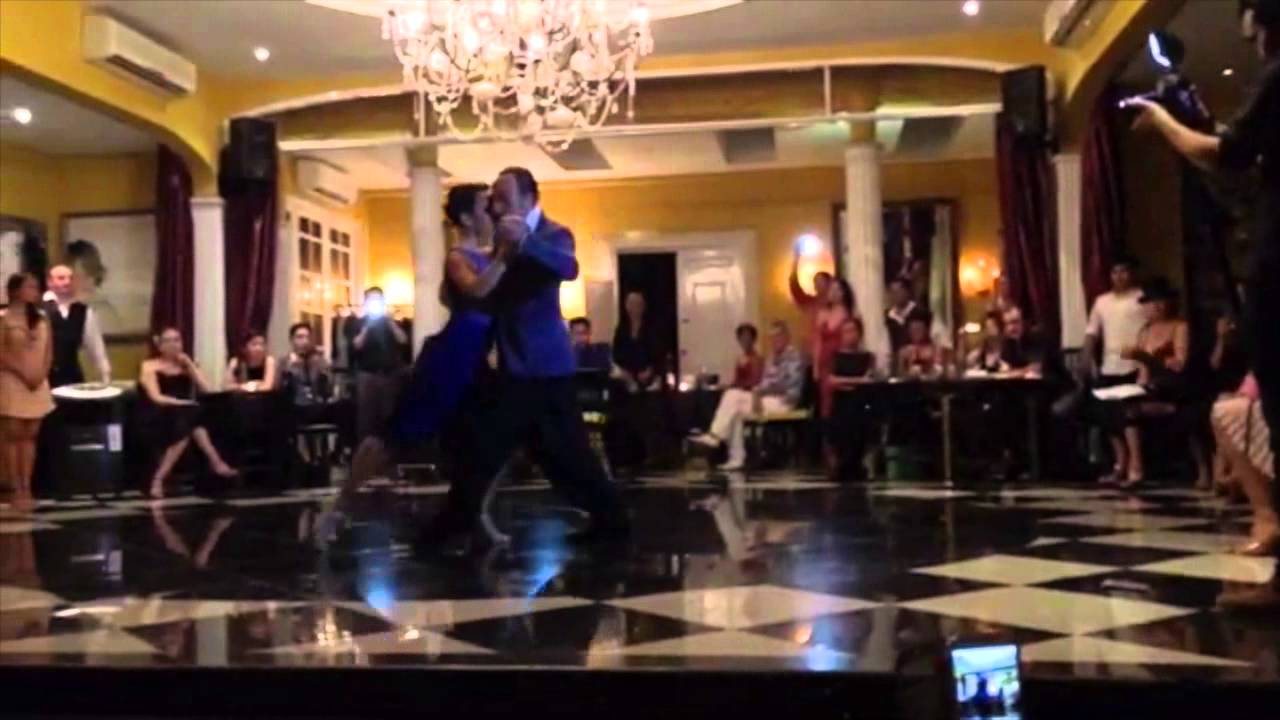 Maximiliano Cristiani & Jesica Arfenoni en BALI TANGO FESTIVAL