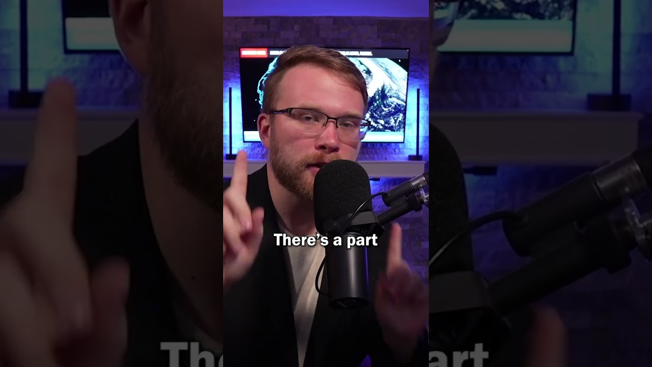 A major G4 to G5 geomagnetic storm is expected to hit Earth today.