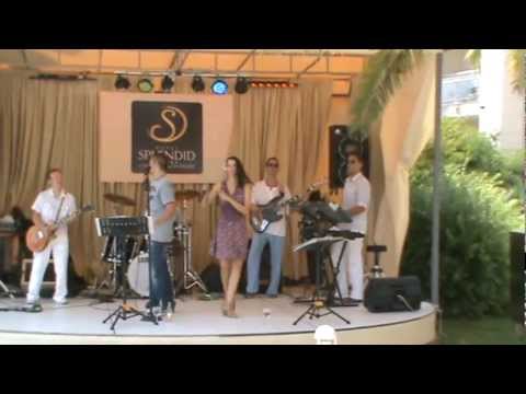DOUBLE TROUBLE bend @ Hotel Splendid cover Melanie Fiona - Monday Morning 2011.mp4