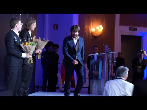 Radjabov Makes Everyone Laugh :)